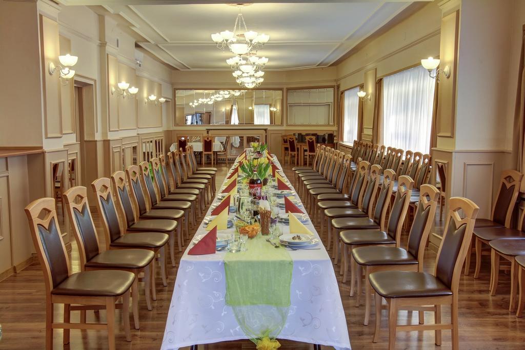 Karet Obiekt Hotelowy Skoczów 外观 照片